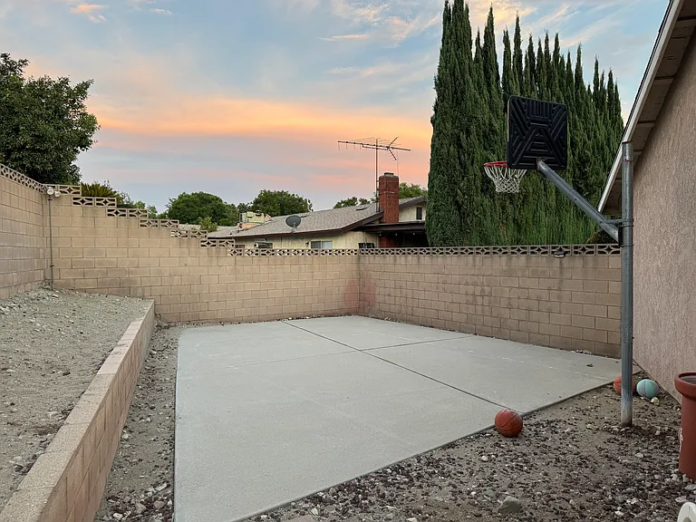 15840 Rainbow Dr — Photo 38