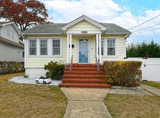 694 Wyckoff Ave, Bellmore, NY 11710