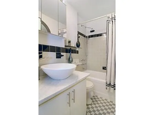 Sold by Citi Habitats | media 13