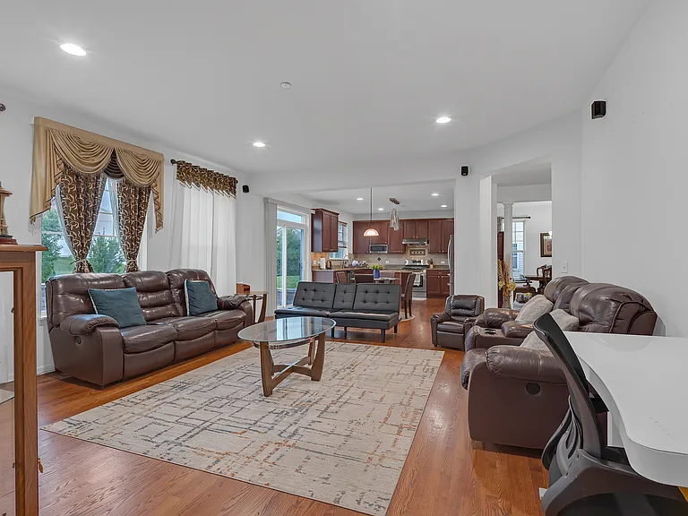 1396 Conrad Ln — Photo 10