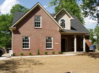 305 E Lowry Ln, Lexington, KY 40503