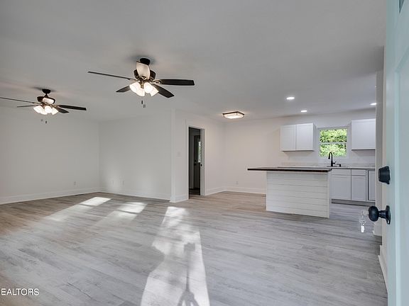 5th image of 5122 NW Evelyn Dr