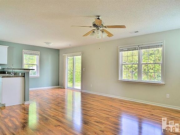 4th image of 646 Serene Court NE