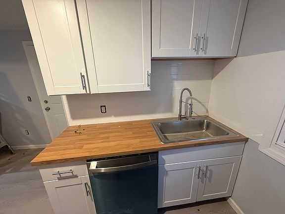 2nd image of 95 Market St APT 6