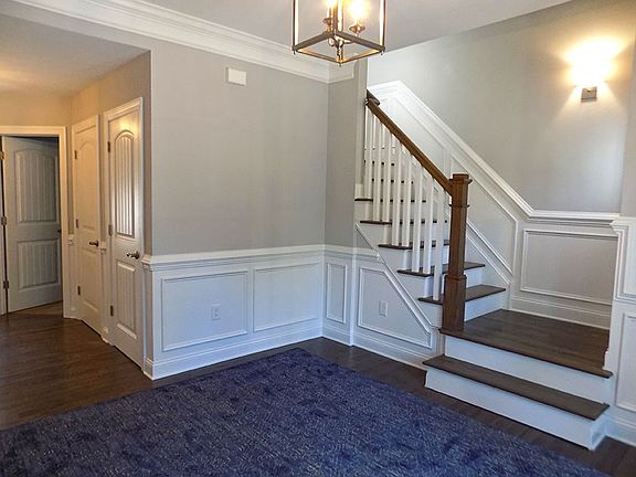 3rd image of 401 Holly Ave