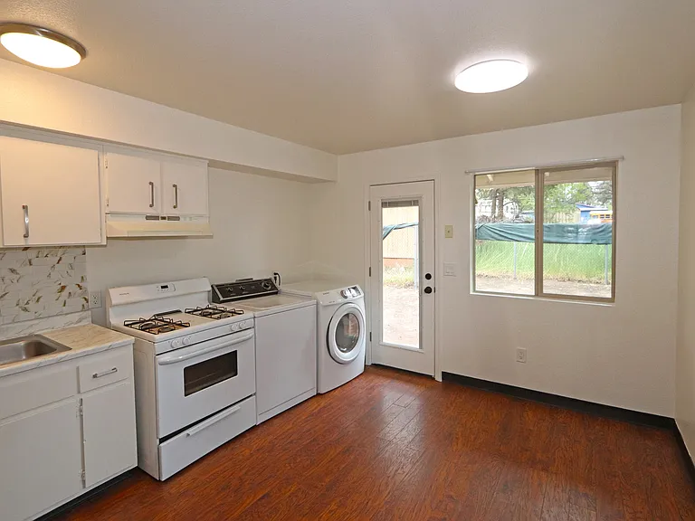 2714 N Izabel St #41-4 — Photo 6