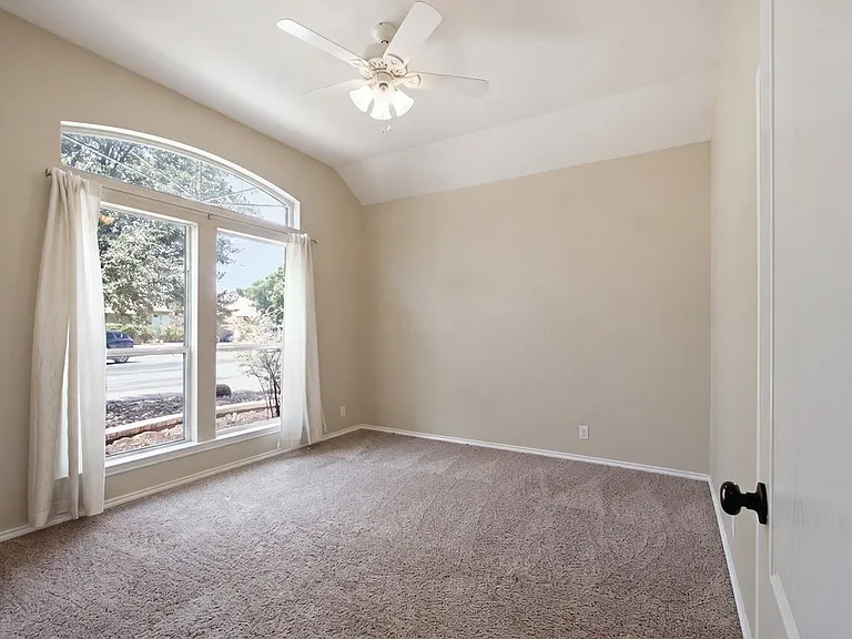 5513 Carmel Ct — Photo 25