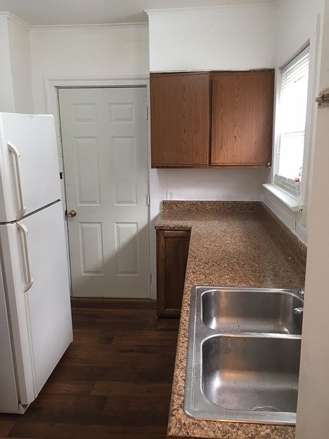 1st image of 427 Spencer St NE #1