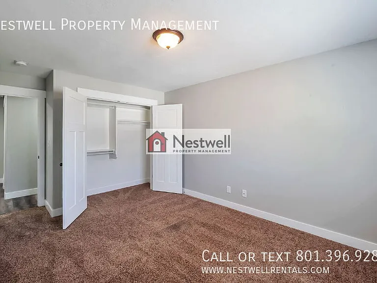 35 E Water Ln — Photo 12