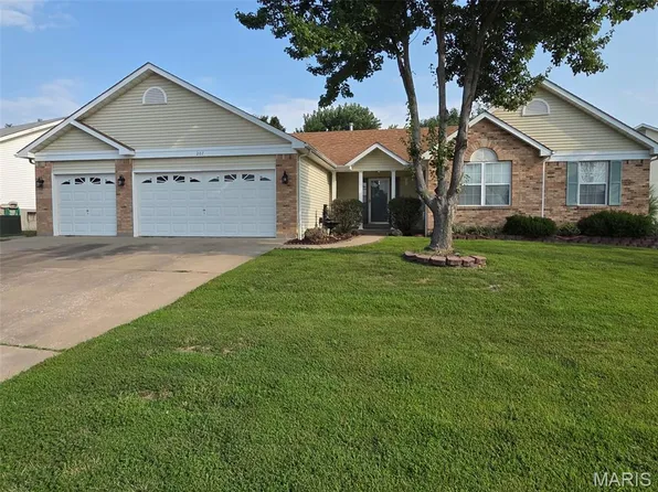 207 Sassafras Parc Dr, O'Fallon, MO 63368