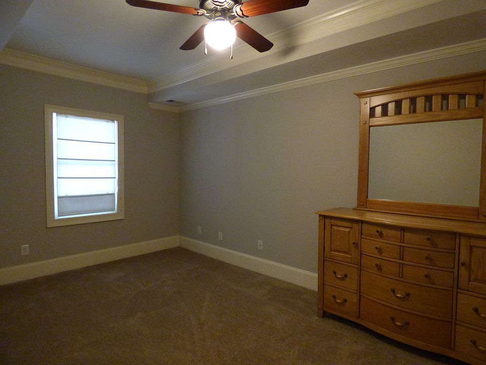 2nd image of 1342 Lakeview East Dr