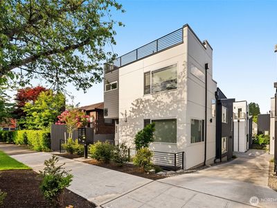 1466 B 21st Avenue, Seattle, WA, 98122