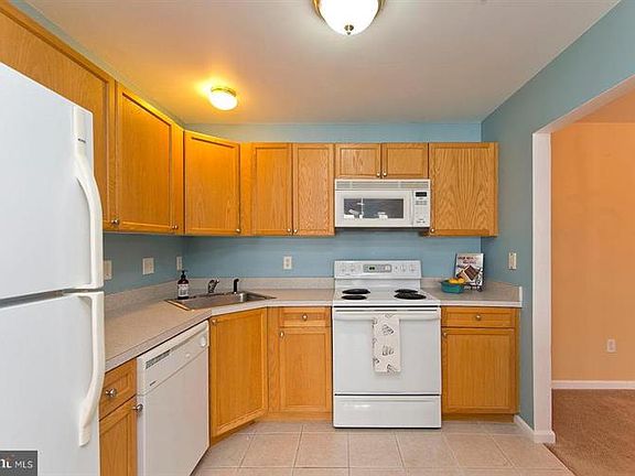 4th image of 164 Brookland Ct APT 7