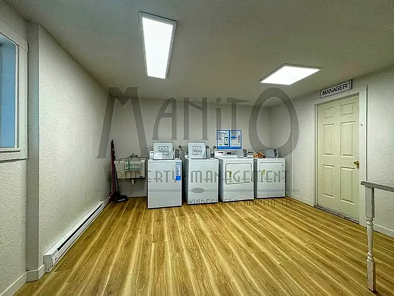 Regency Park Apartments — Photo 14