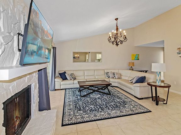 4th image of 730 Sorrento Inlt