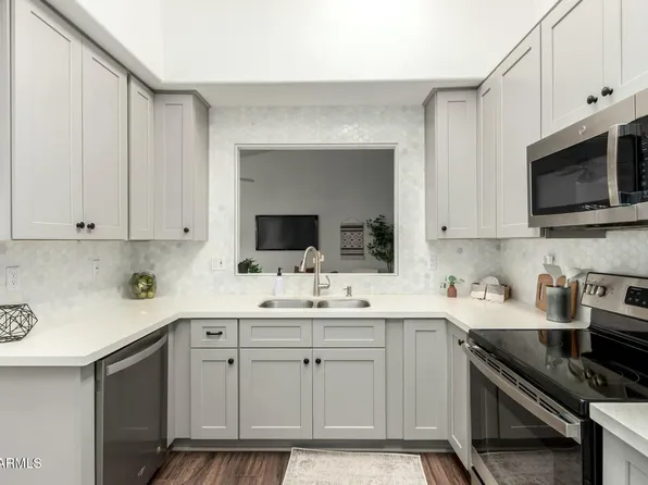 1439 S DODGE Street, Gilbert, AZ 85233