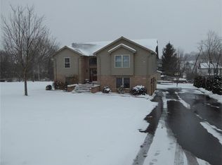 112 Long Ridge Ln, Hopwood, PA 15401