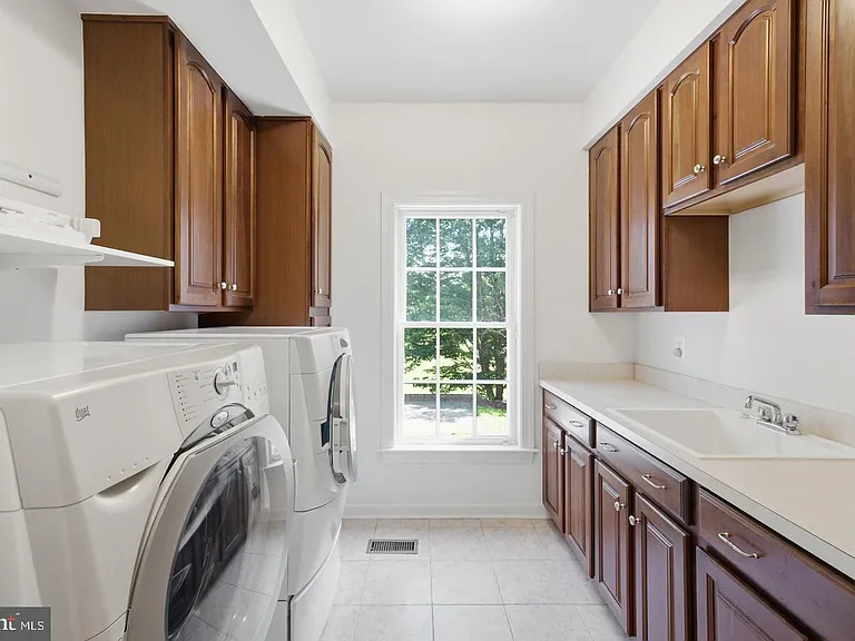 14140 Seneca Rd — Photo 40