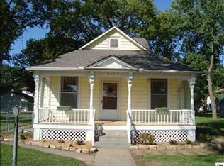 617 Pearl St, Rossville, KS 66533