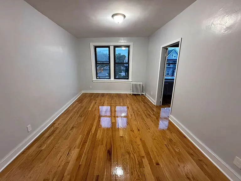 809 Avenue E #10E — Photo 2