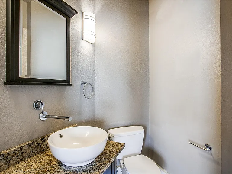 3405 Bryan St — Photo 12