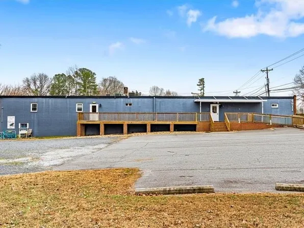 4911 Archdale Rd, Trinity, NC 27370
