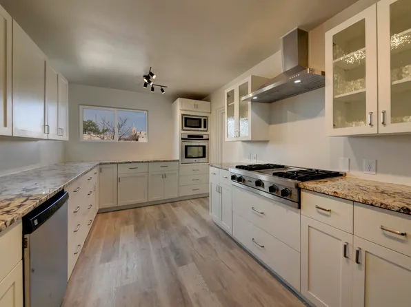 438 Morningside Dr NE, Albuquerque, NM 87108