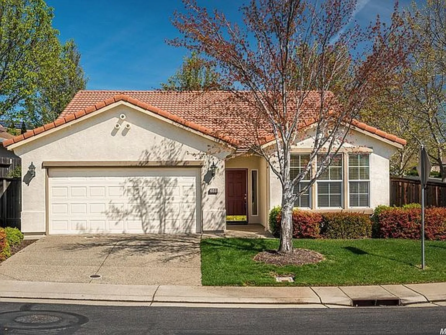 3500 Saddlepeak Ct photo 1
