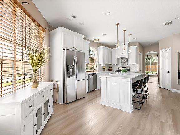 5th image of 14326 Hartshill Dr