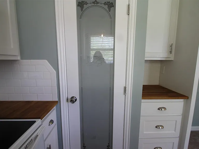1921 Deborah Dr — Photo 12