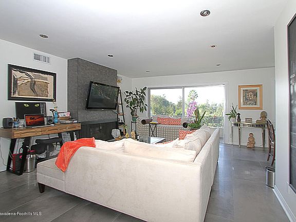 3rd image of 10707 Camarillo St APT 305