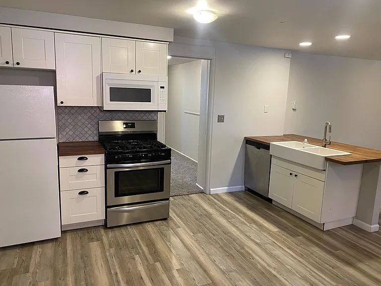 1437 N High St #1 — Photo 5