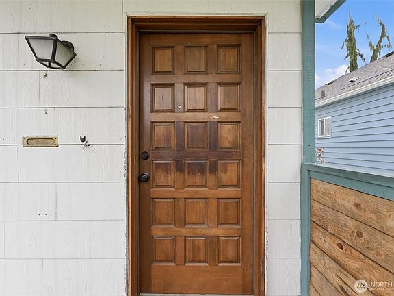 2nd image of 1027 Wetmore