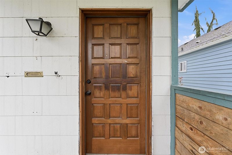 2nd image of 1027 Wetmore