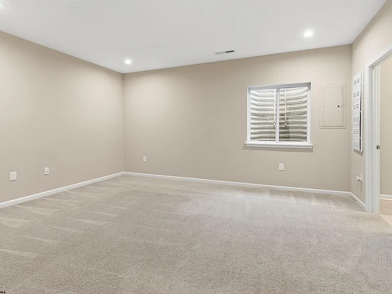 13 Dover Ct — Photo 11