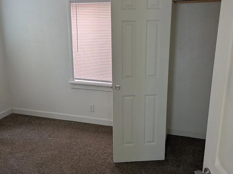 2919 Ross Ave #2 — Photo 8