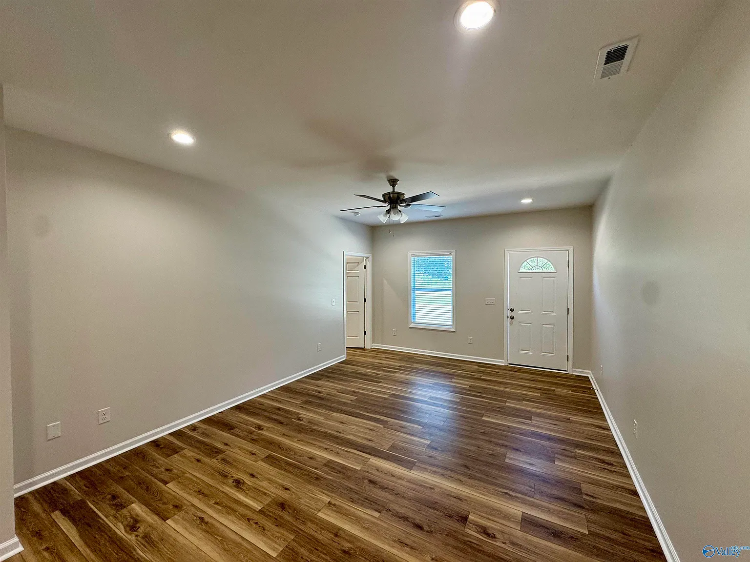 1 bed, 1.0 bath, 1000 sqft, $1,020 — Photo 1