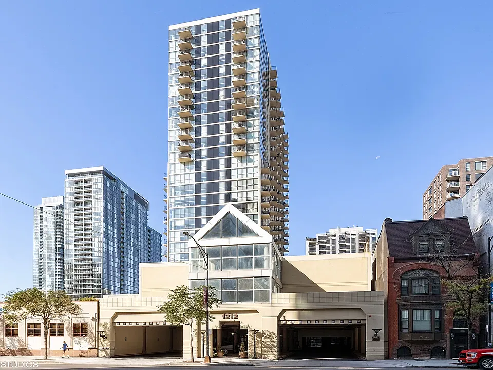 1212 N Lasalle St #2109