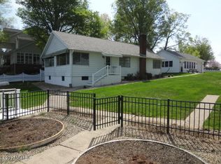 21012 Carlton Ave, Cassopolis, MI 49031
