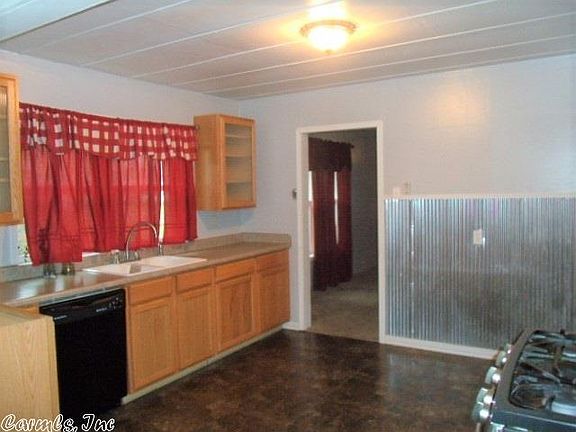 3rd image of 618 N Kelley Ave