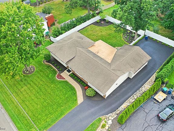 2nd image of 8497 Deer Creek Ln NE