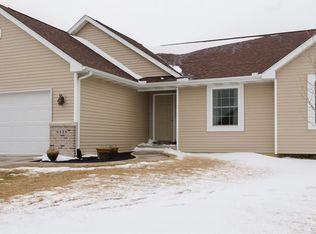 6525 Dorothys Dr, Bettendorf, IA 52722
