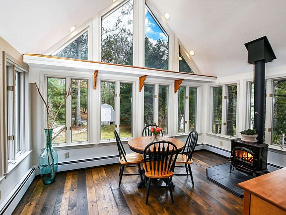 5th image of 42 Pond View Drive