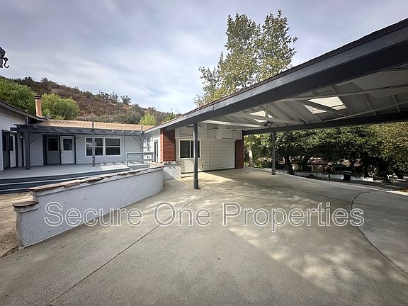 2nd image of 67 Fallen Leaf Ln