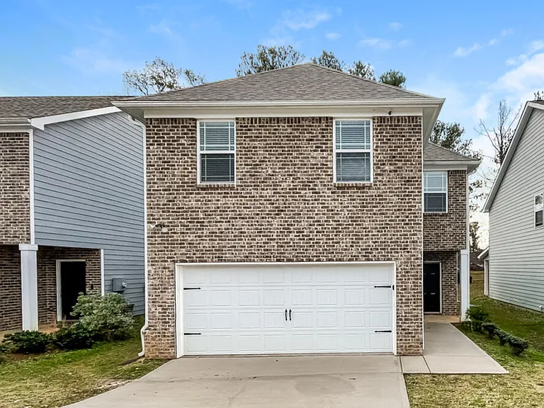 1871 Simmons Ln — Photo 1