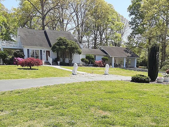5th image of 832 N Union Grove Rd