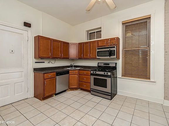 5th image of 2248 N Southport Ave #1R