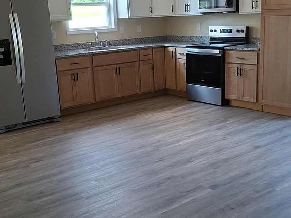 3rd image of 501 SW 3rd St