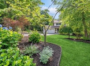 4 Broadview Ave, Kings Park, NY 11754