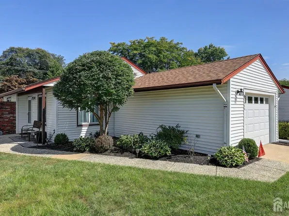 131 Balsam Plz #A, Monroe Township, NJ 08831